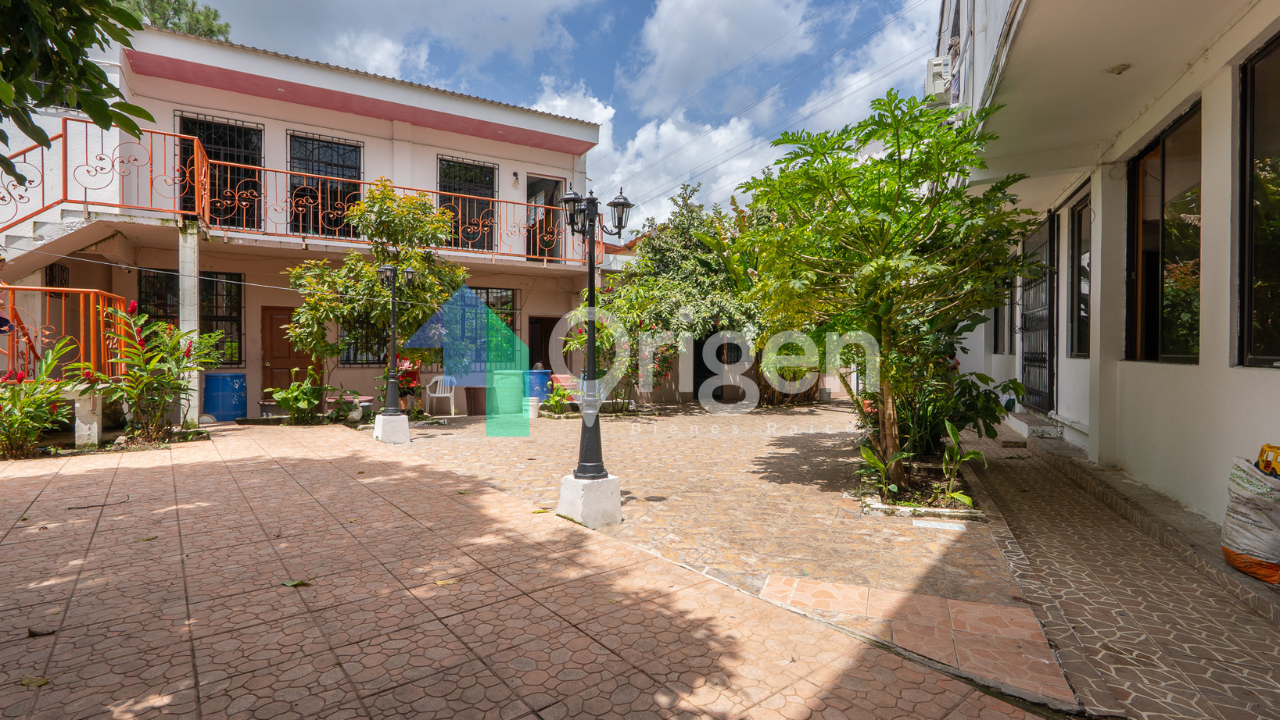 Casa en Residencial Bosques de Santa Teresa