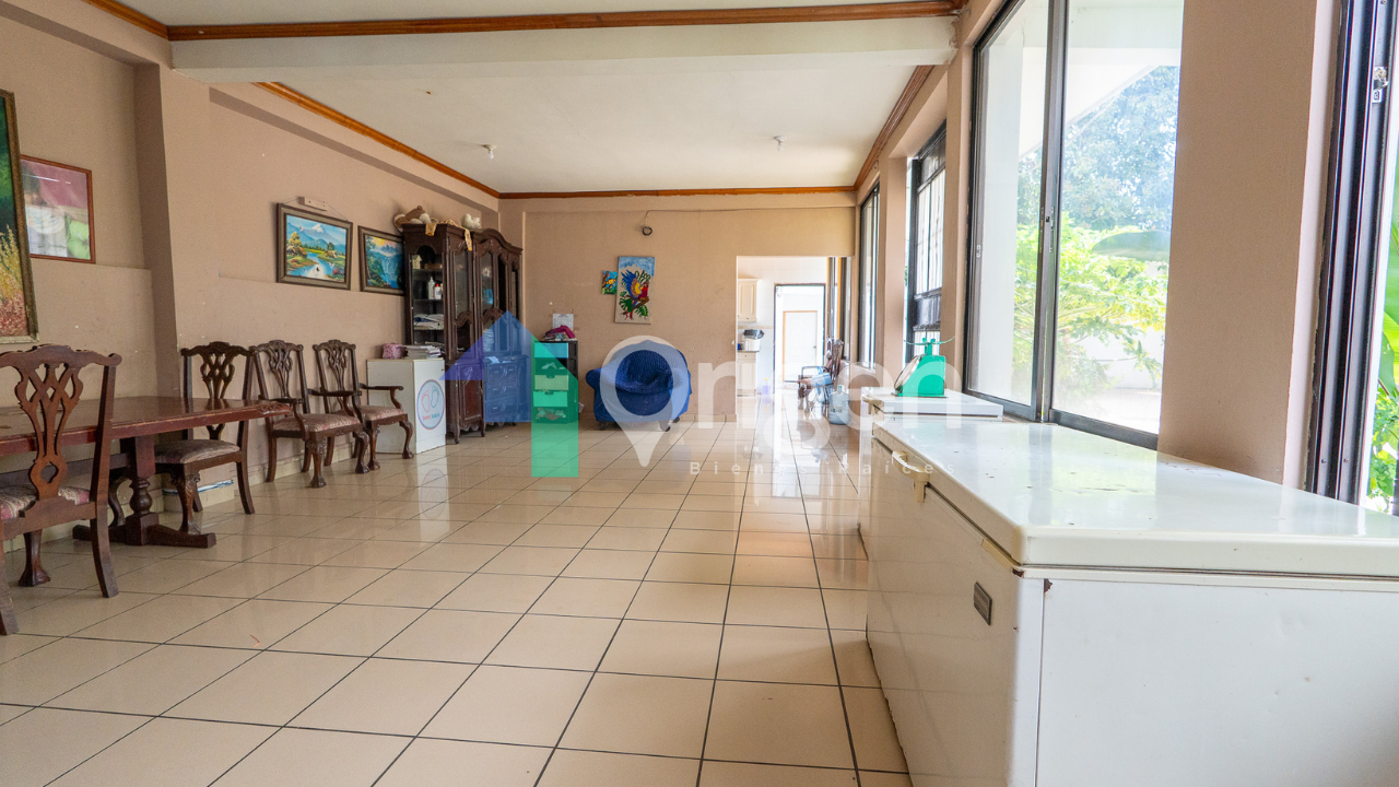 Casa en Residencial Bosques de Santa Teresa